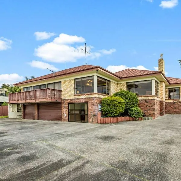 Auckland Howick Sea View House, hotel in Auckland
