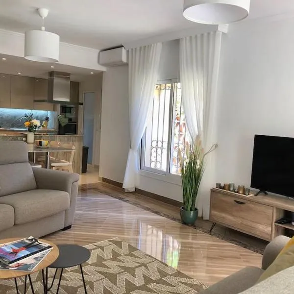 Gorgeous Apartment located in Elviria Marbella, hôtel à Marbella