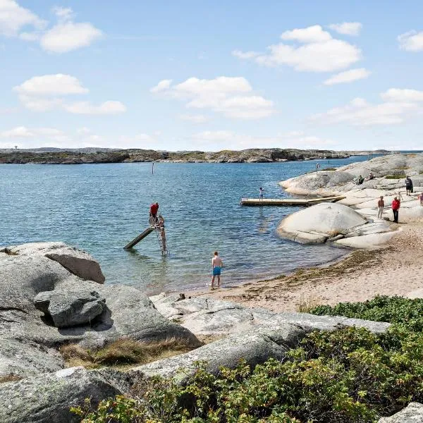First Camp Solvik-Kungshamn, hotel in Väjern