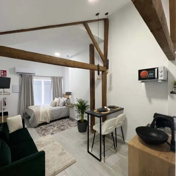 SUITES CHIC, Hotel in Herencia