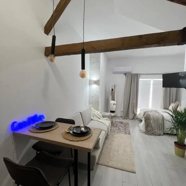 Suites Chic, hotel v destinaci Herencia