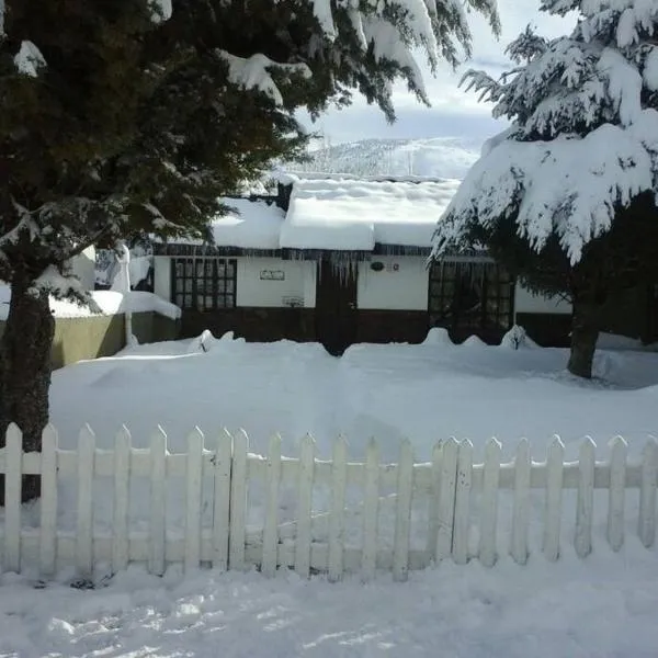 Los Piros Alojamiento, hotel en Esquel