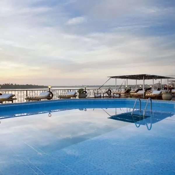 Nile Cruise 3 nights From Aswan to Luxor Every Friday, Monday and Wednesday with tours、Jazīrat al ‘Awwāmīyahのホテル