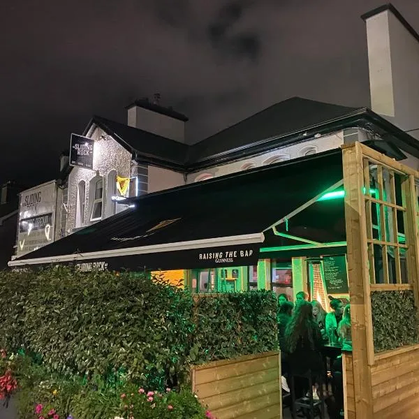 The Sliding Rock Inn โรงแรมในกัลเวย์