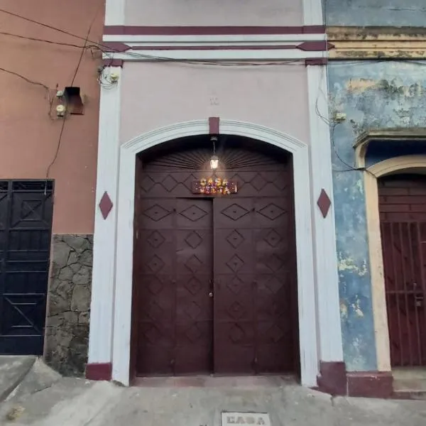 Casa Vieja Guest House, hotel in Santa Ana
