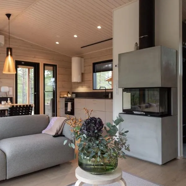 Hirsihuvila Villa Letto, pihasauna & ulkoporeamme, Hotel in Kalajoki