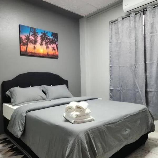 2br Apt in St Helena - 6mins from the airport Perfect for short and long stays, hotel in Piarco