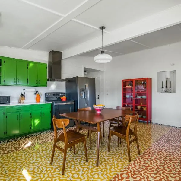 Wonder Valley Green House - Near Joshua Tree National Park, ξενοδοχείο σε Twentynine Palms