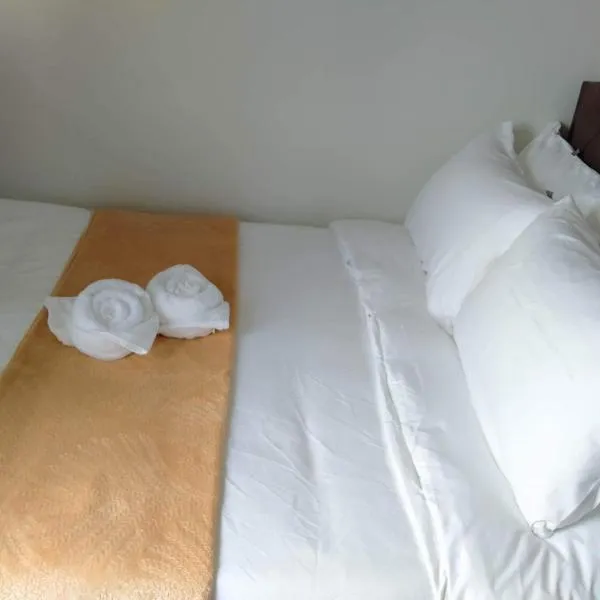Cozy 619 shore2 residence tower2 near MOA, hotel v destinaci Manila