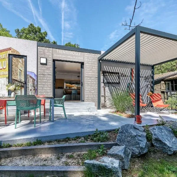 Nantes Camping Le Petit Port, hotel in Nantes