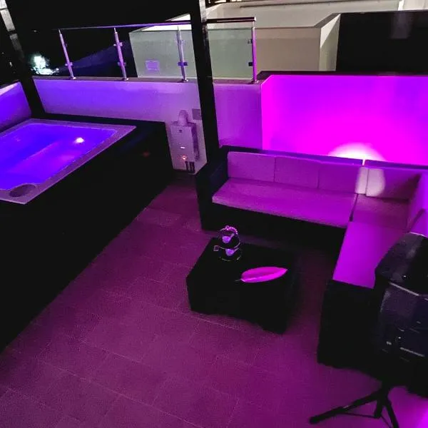 Magnificent Pent House w/Jacuzzi, hotel in Santiago de los Caballeros