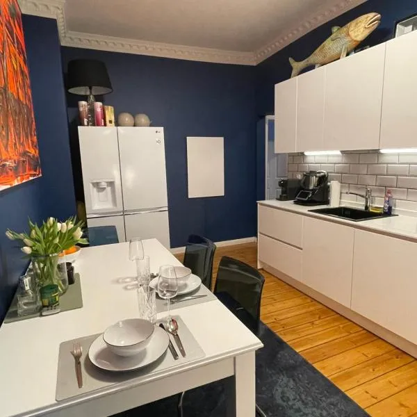 Luxus Altbaucharme in zentraler Lage, hotel in Kiel