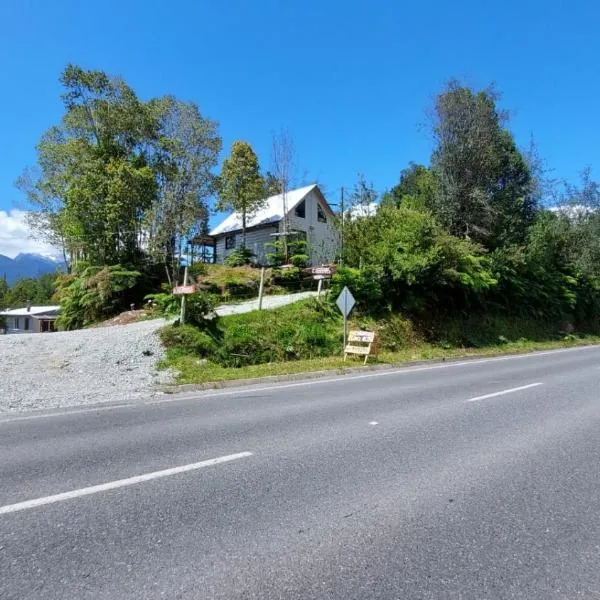 Cabañas & Habitaciones Del Alto, hotel in Hornopiren