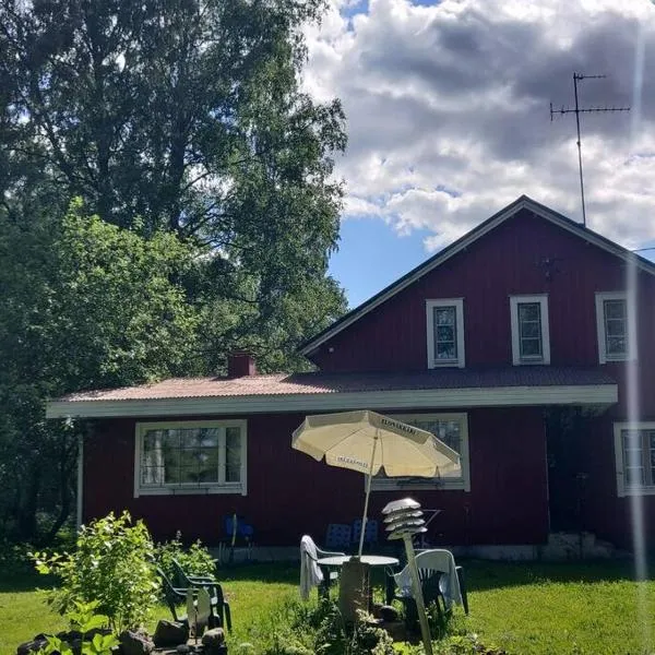 Hideaway for holiday season, hot tube, two saunas, hotel v destinaci Hämeenlinna