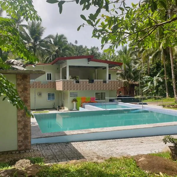 Pentaqua -Dineros Guest House, hotel v destinaci Irosin