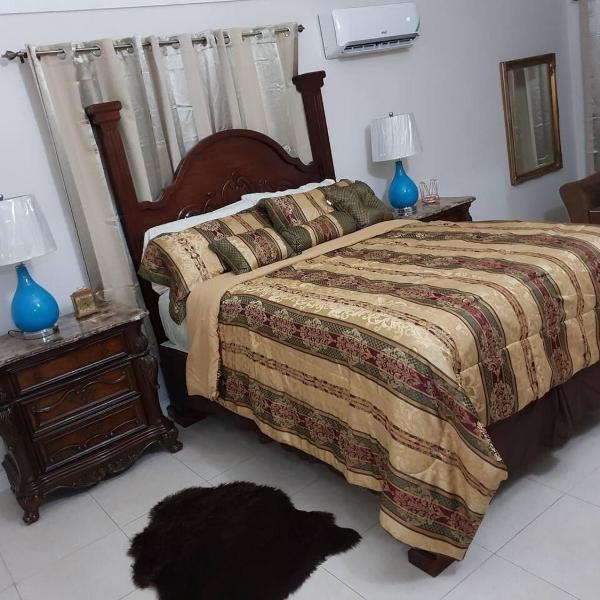 Lovely 2-Bed Apartment in the New Kingston Area, Beverly Hills