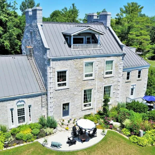 All Suites Whitney Manor, hotel v destinaci Kingston