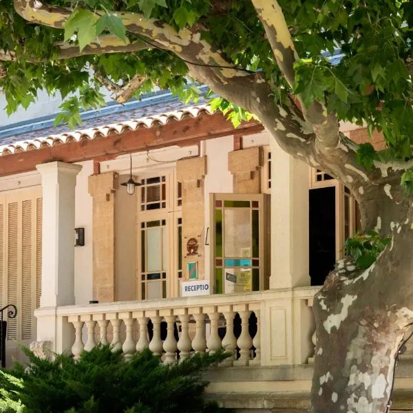 Soko Hotels-Pont du Gard，位于雷穆兰的酒店