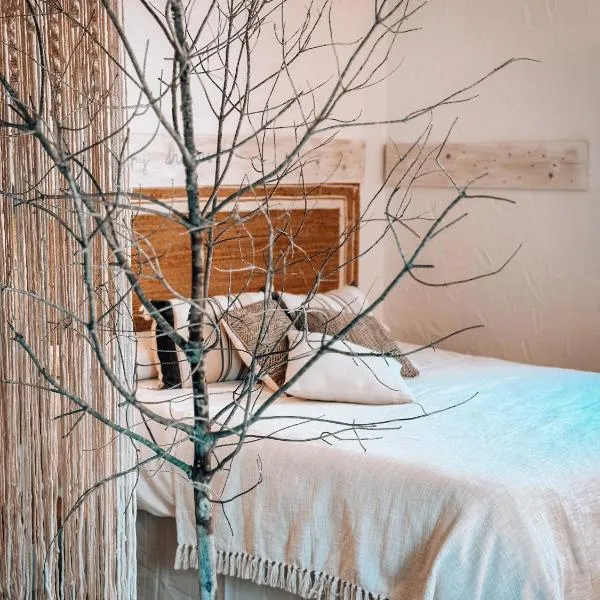 Suite con Burbuja, Hotel in Canyelles