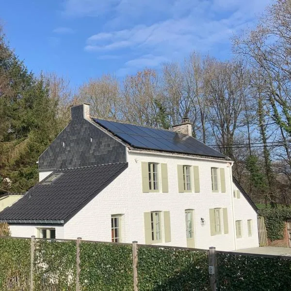 Ancienne maison rénovée au calme, hotel in Wanze