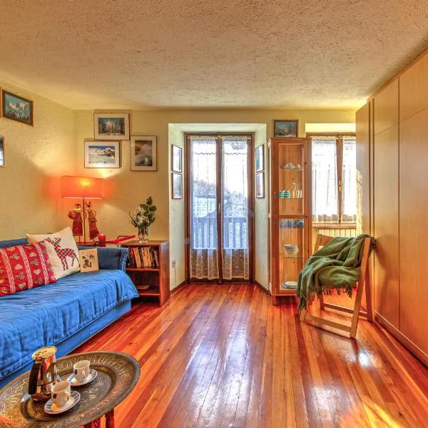 APPARTAMENTO CLAIRE - Relax con splendida vista - COUR 0081, hotel v destinácii Courmayeur