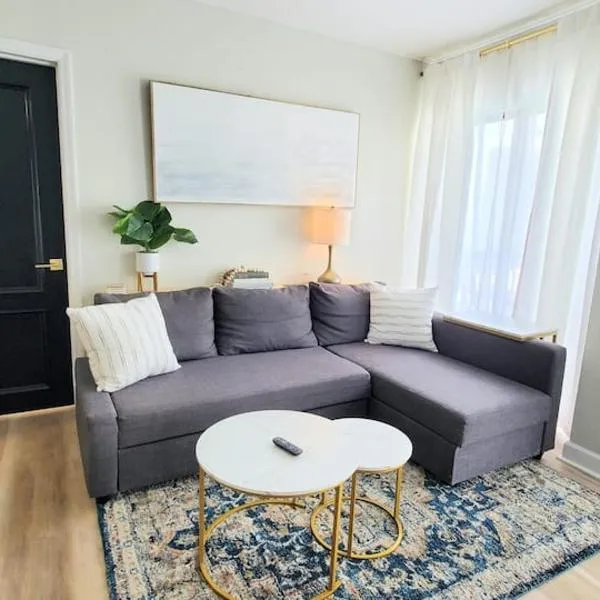 Remodeled 2BD/2BA Condo mins from Universal Studio, hotel v Orlandu