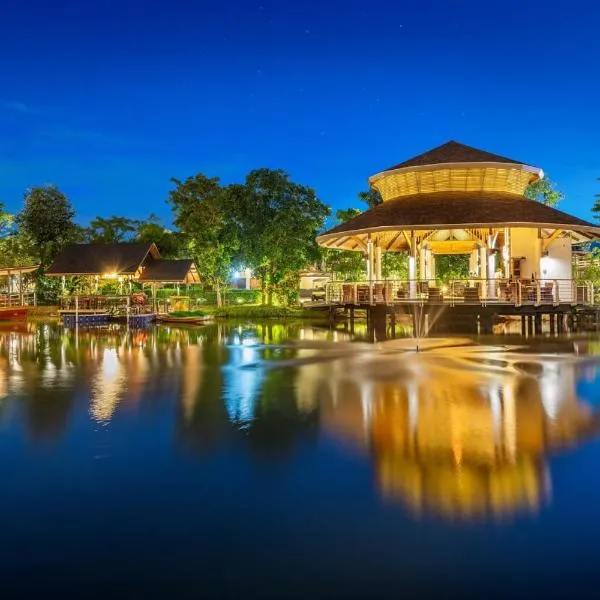Boat House Boutique Riverside, hotel in Nakhon Chai Si