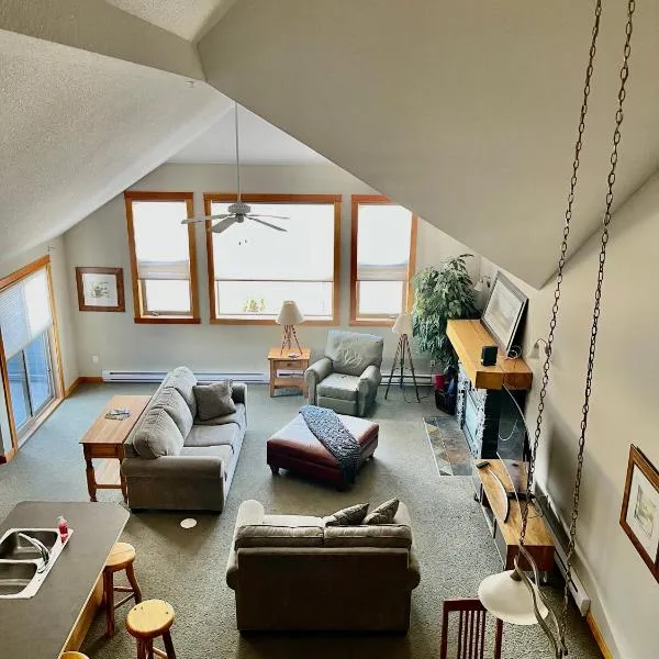 Wanna get away this Winter and next Summer and Fall at the Crossing, ξενοδοχείο στο Κάνμορ