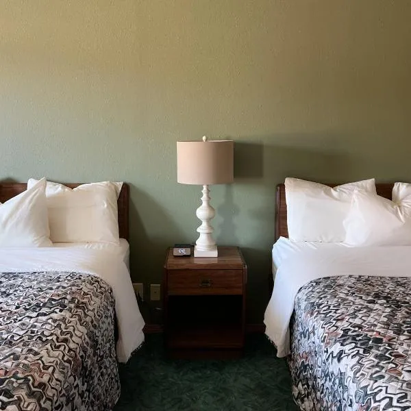 The Trail Inn - Sutton, Nebraska - US-6 HWY, hotel v destinaci Sutton