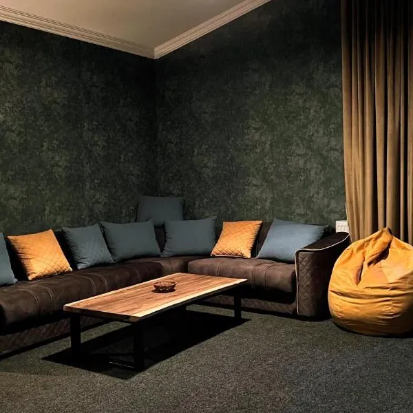 Hotel Eden, готель у місті Местія