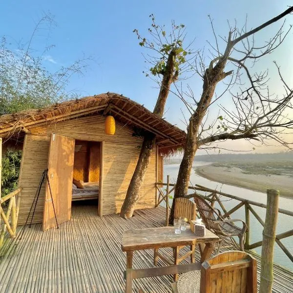 Happy Lemon Tree lodge, hotel v destinaci Sauraha