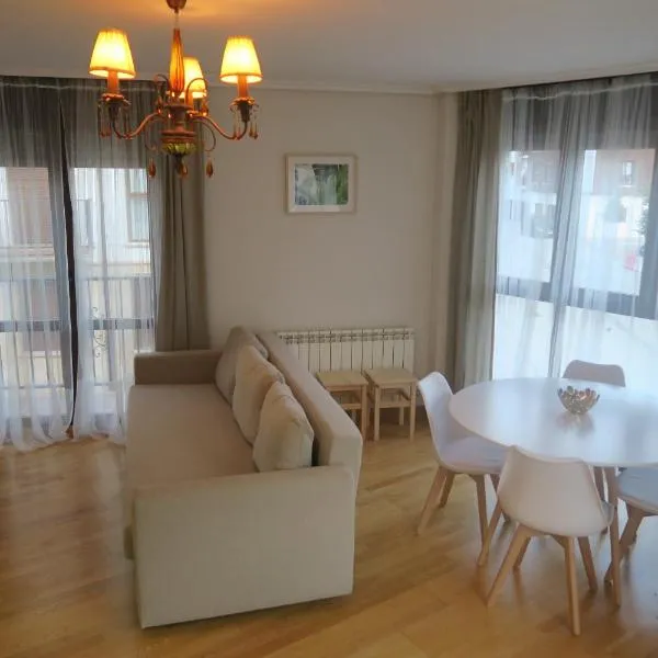 Apartamento Calle San Isidro 1ºA, מלון באסקראי