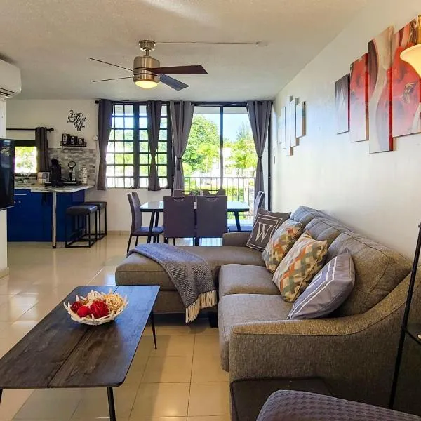 Coastal Puerto Rican Apartment - Walk to Beach!, hotel en Río Grande