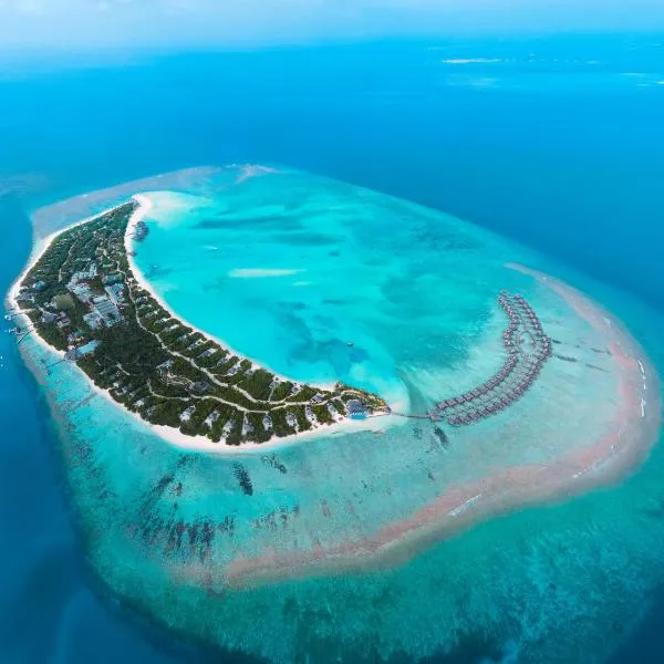 Hideaway Beach Resort & Spa, FREE SHARED CHARTER FLIGHT for two on stays of 7 or more nights from September 2025 until 23rd December 2026, hotel in Dhidhdhoo