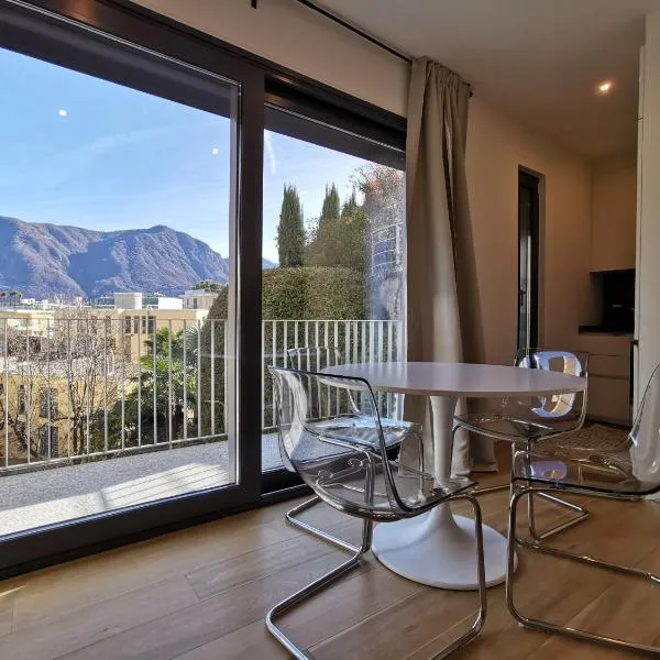 Experience The Loft! LOFT 18, downtown, near the lake FREE PARKING available，位于卢加诺的酒店