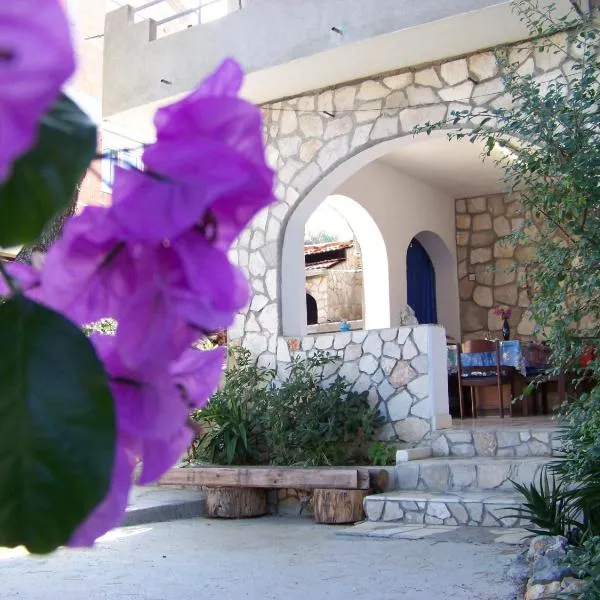 Apartments Misini Dvori, hotel in Stomorska