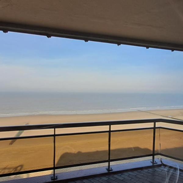 Large beachstudio seaview Blankenberge near Brugge