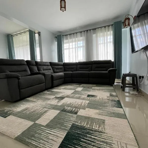Zoe Homes 1br and 2br Apartment Greypoint 406, hotel in Kericho