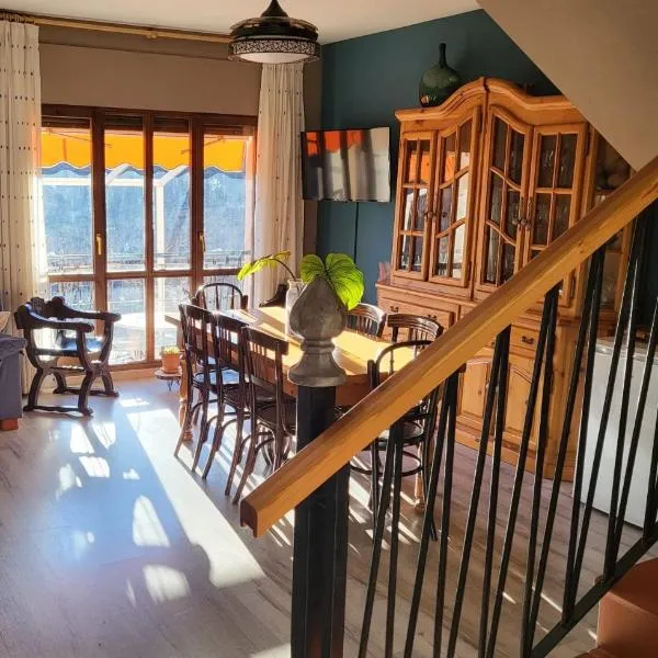 Casa Rural Reyes, ξενοδοχείο σε Nuevalos