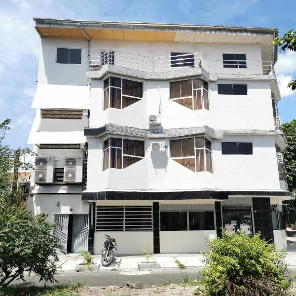 Alojamiento Everglow, hotel v destinaci Iquitos