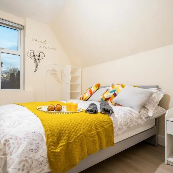 Deluxe 2-Bedroom Flat with Free parking – hotel w Birmingham
