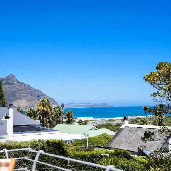 Best Place Ever - cozy house with amazing sea view, hotel in Hout Bay