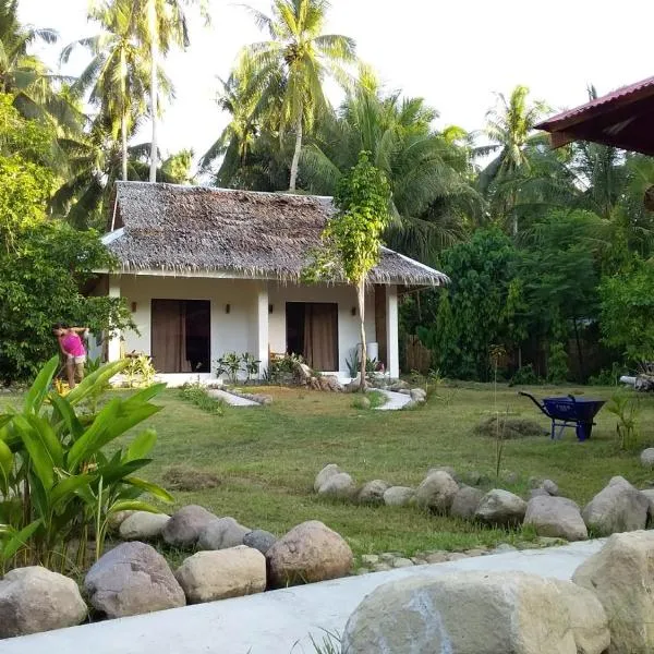 Happy Coconut Camiguin, hotel di Mambajao