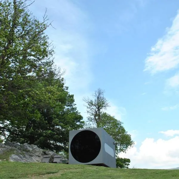 Birdbox Curzútt, hotel v destinaci Monte Carasso