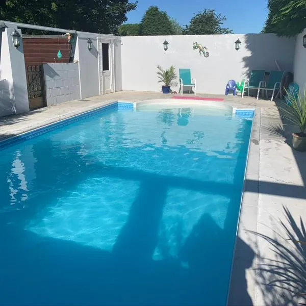 Silverspring Glamping The Shepherds Hut, hotel en Constantine