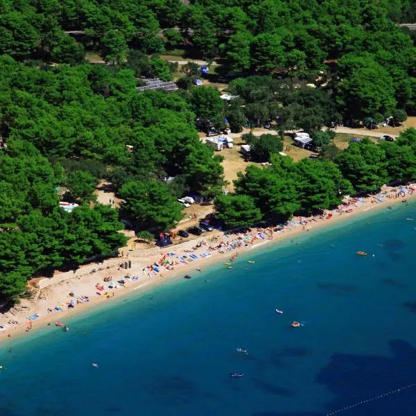 Camp Dole Zivogosce - Mobile home and Glamping tent, hotel in Živogošće