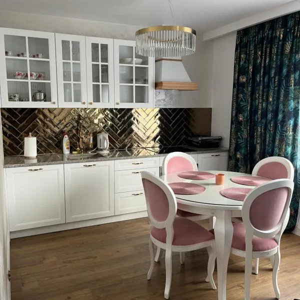 Apartament Złoty 3, hotel in Zblewo