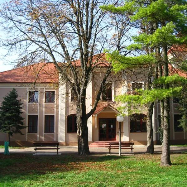 Kaštel Hotel, готель у місті Бачка-Топола