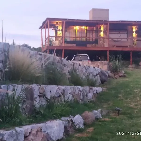 Cabaña LA PEDRERA - Pileta y a metros del Rio, hotel v destinaci Bialet Massé