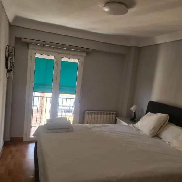Apartamento Zaragoza Plaza Europa, hotel v destinaci Zaragoza